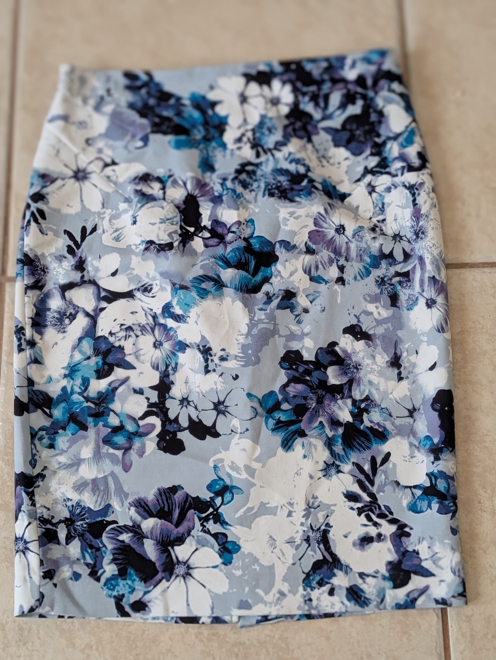 LILA ROSE Blue Floral Pencil Skirt Size 2